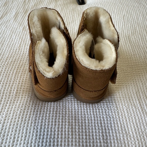 Ugg Baby/Toddler boots in Chestnut - size 4/5 - Picture 2 of 12